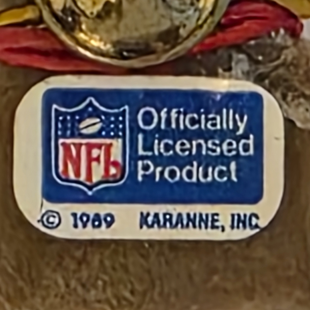 NFL Licensed San Francisco 49ers Football Sports Memorabilia Lapel Pin Brooch - Picture 3 of 4